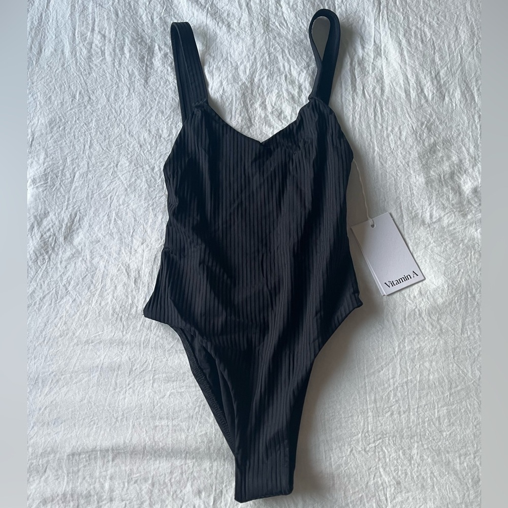 VITAMIN A LEAH ONE PIECE SWIMSUIT 🖤